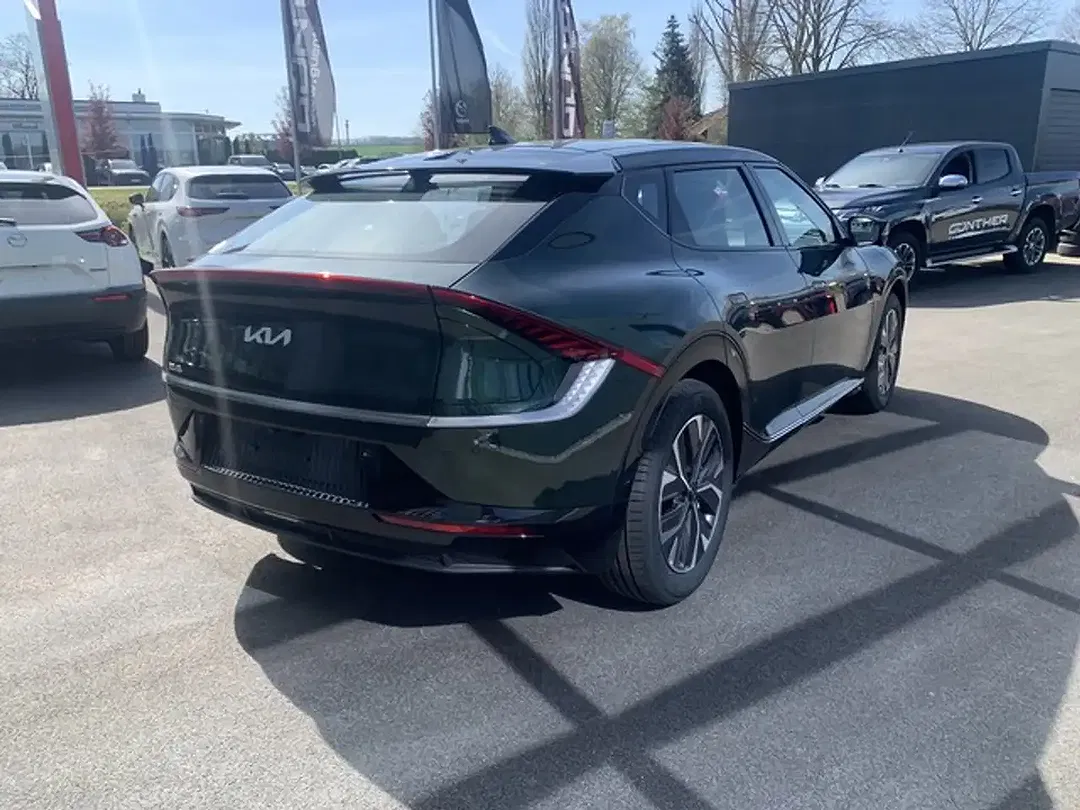 Kia EV6 - Thumbnail 4