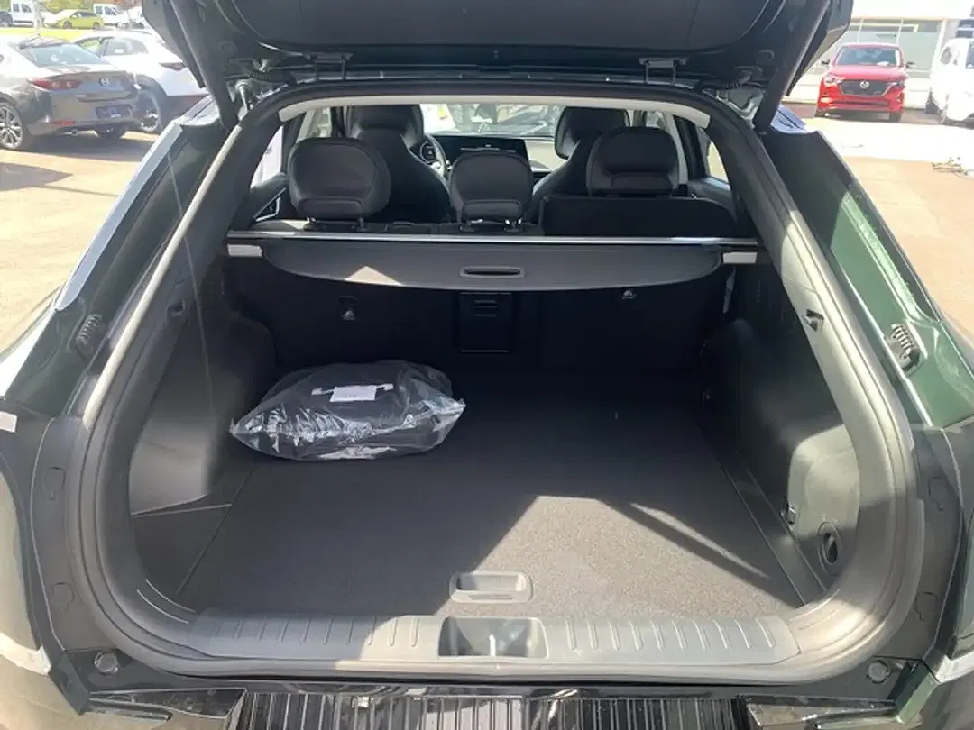 Kia EV6 - Thumbnail 6
