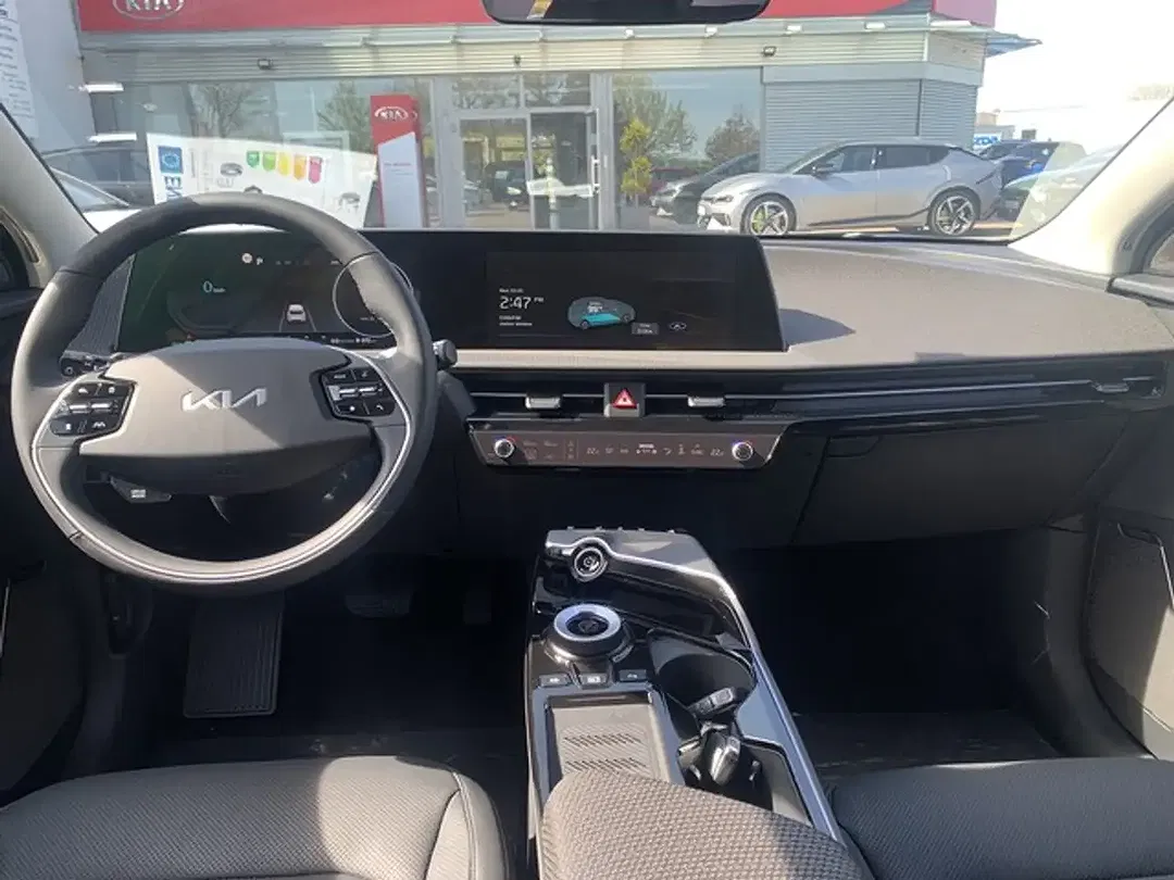 Kia EV6 - Thumbnail 7