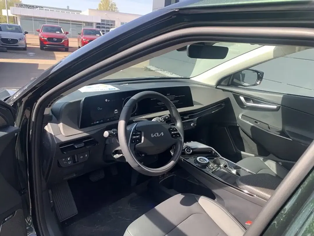 Kia EV6 - Thumbnail 8