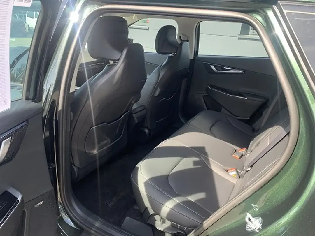 Kia EV6 - Thumbnail 9