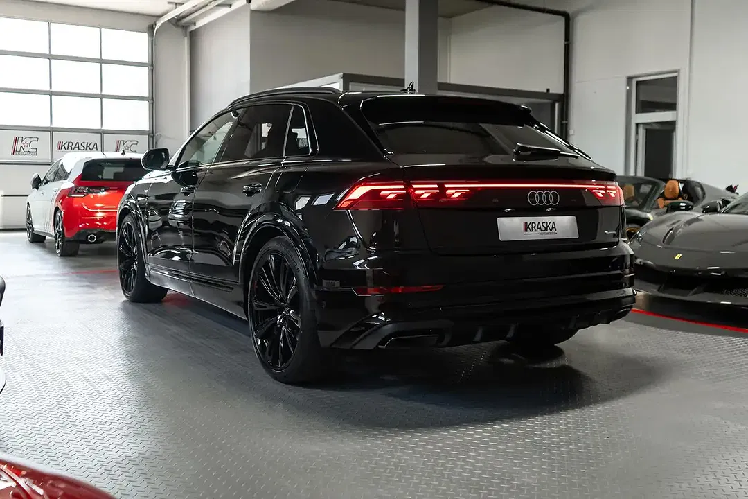Audi Q8 - Thumbnail 11