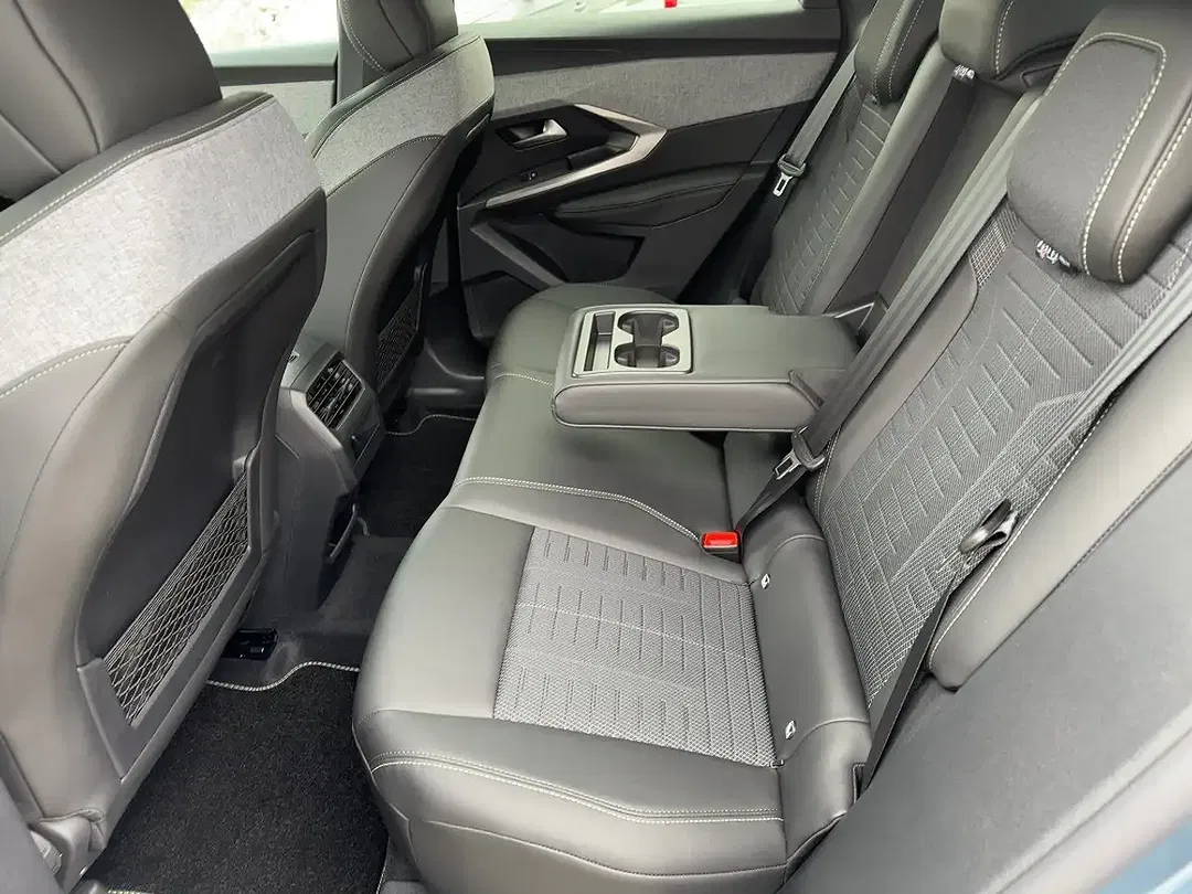 Peugeot 3008 - Thumbnail 9