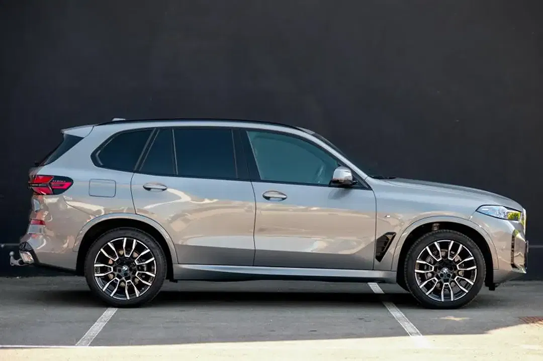 BMW X5 - Thumbnail 3