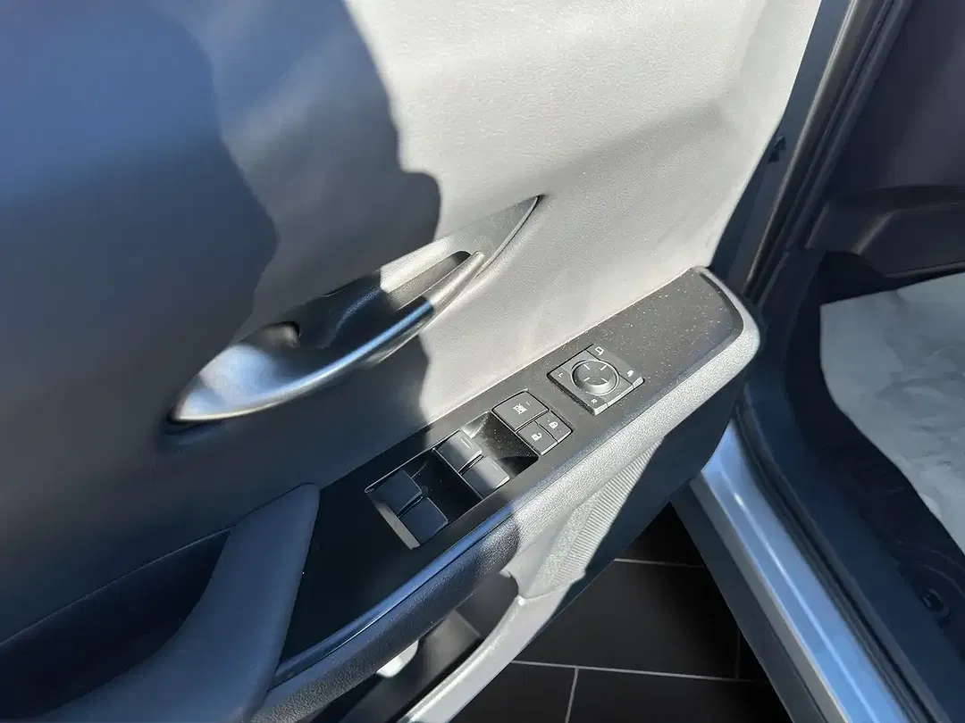 Lexus UX 250h - Thumbnail 12