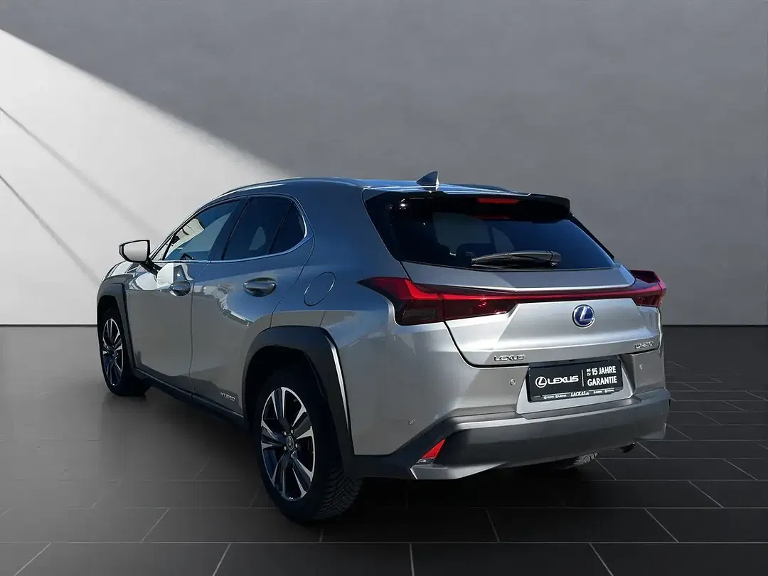 Lexus UX 250h - Thumbnail 3