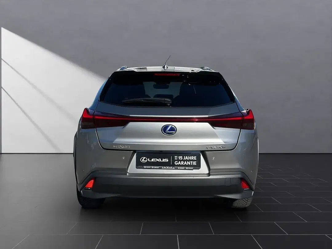 Lexus UX 250h - Thumbnail 4