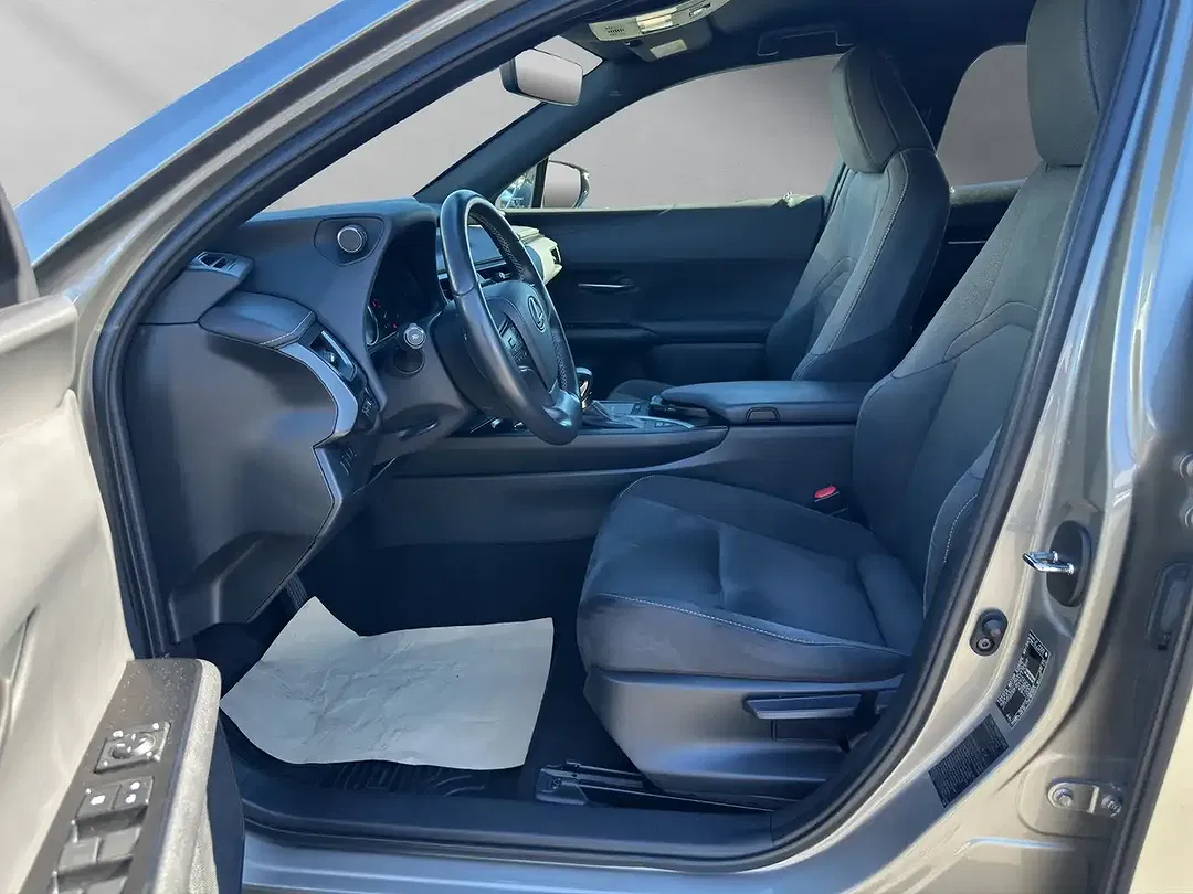 Lexus UX 250h - Thumbnail 9