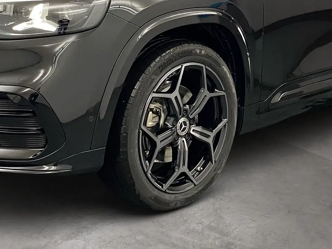 Mercedes-Benz GLB 220 - Thumbnail 7