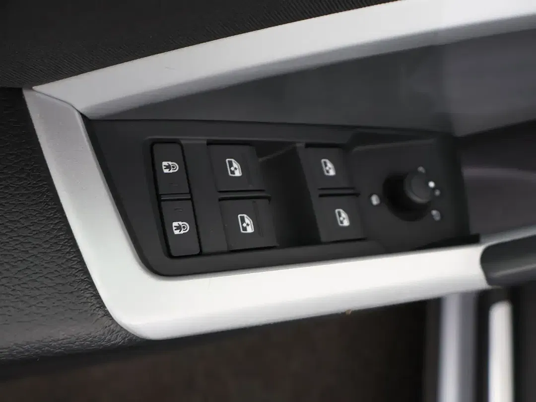 Audi Q3 - Thumbnail 13