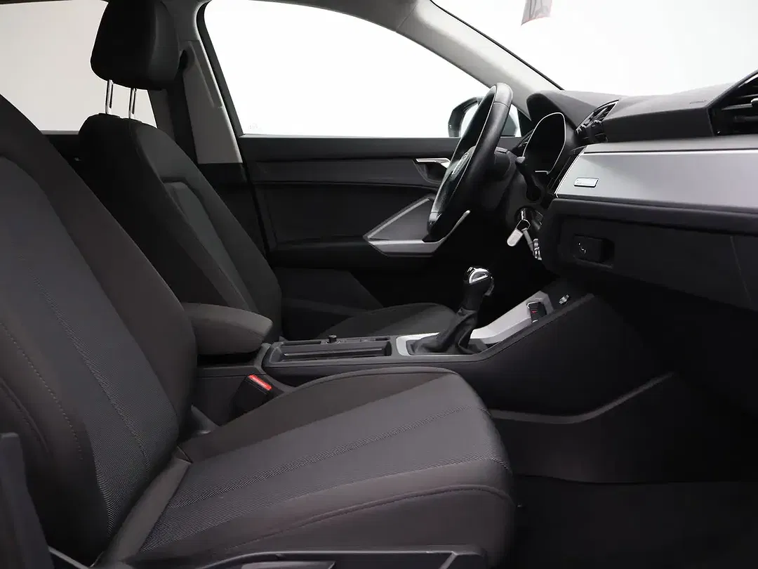 Audi Q3 - Thumbnail 6