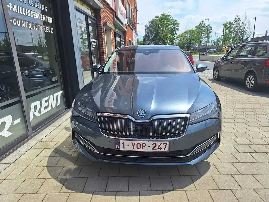 Skoda Superb - Thumbnail 2