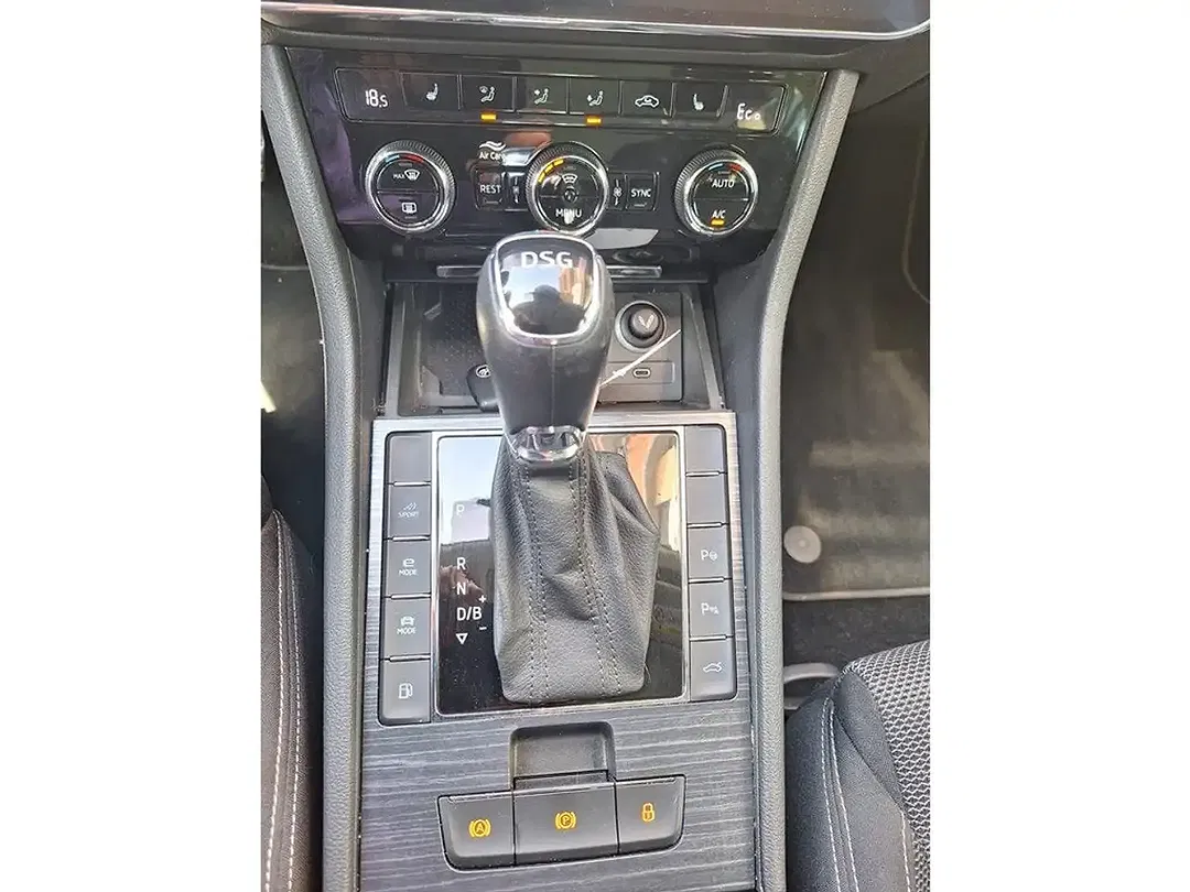 Skoda Superb - Thumbnail 24
