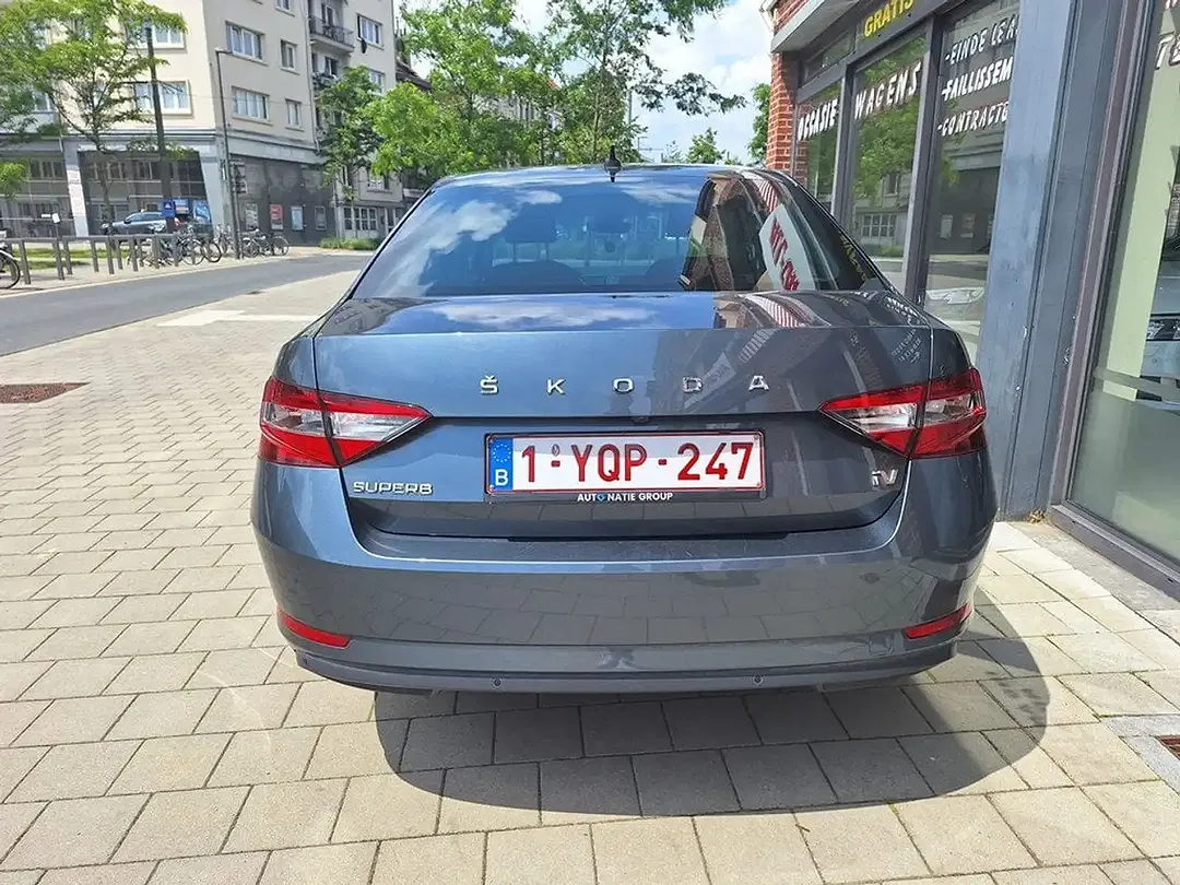 Skoda Superb - Thumbnail 3