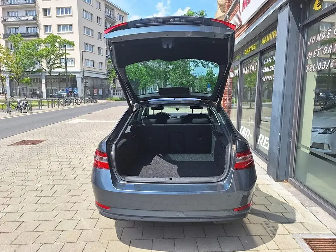 Skoda Superb - Thumbnail 4