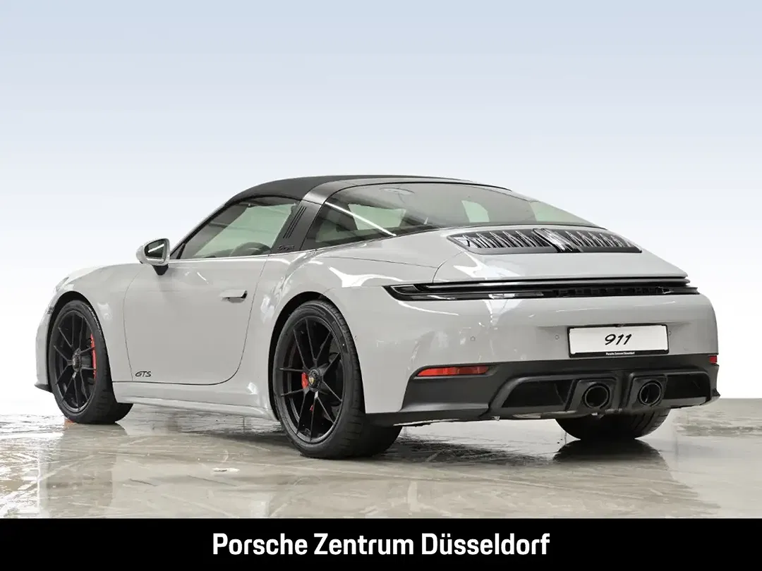 Porsche 992 - Thumbnail 3