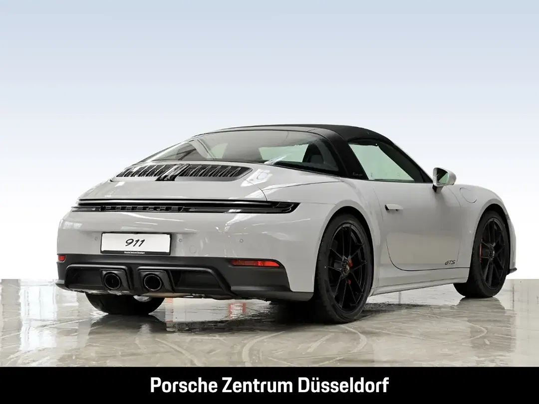 Porsche 992 - Thumbnail 4