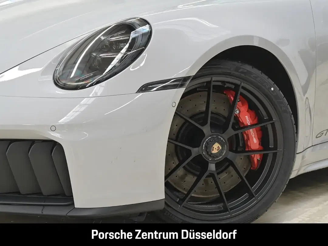 Porsche 992 - Thumbnail 6