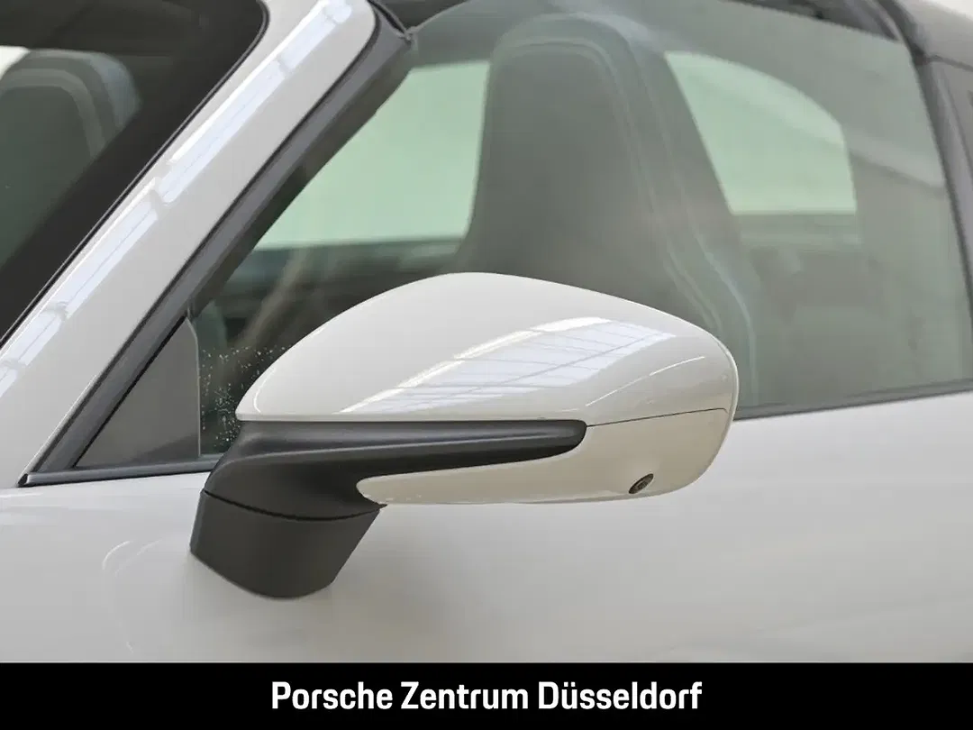 Porsche 992 - Thumbnail 8