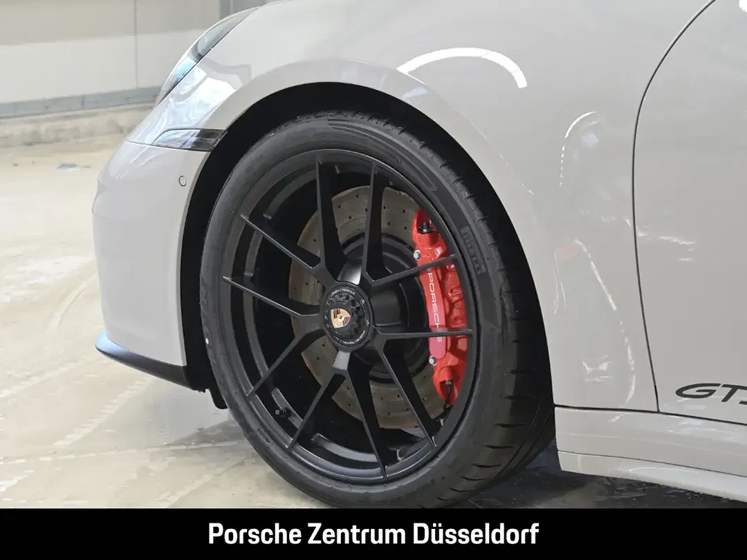 Porsche 992 - Thumbnail 9