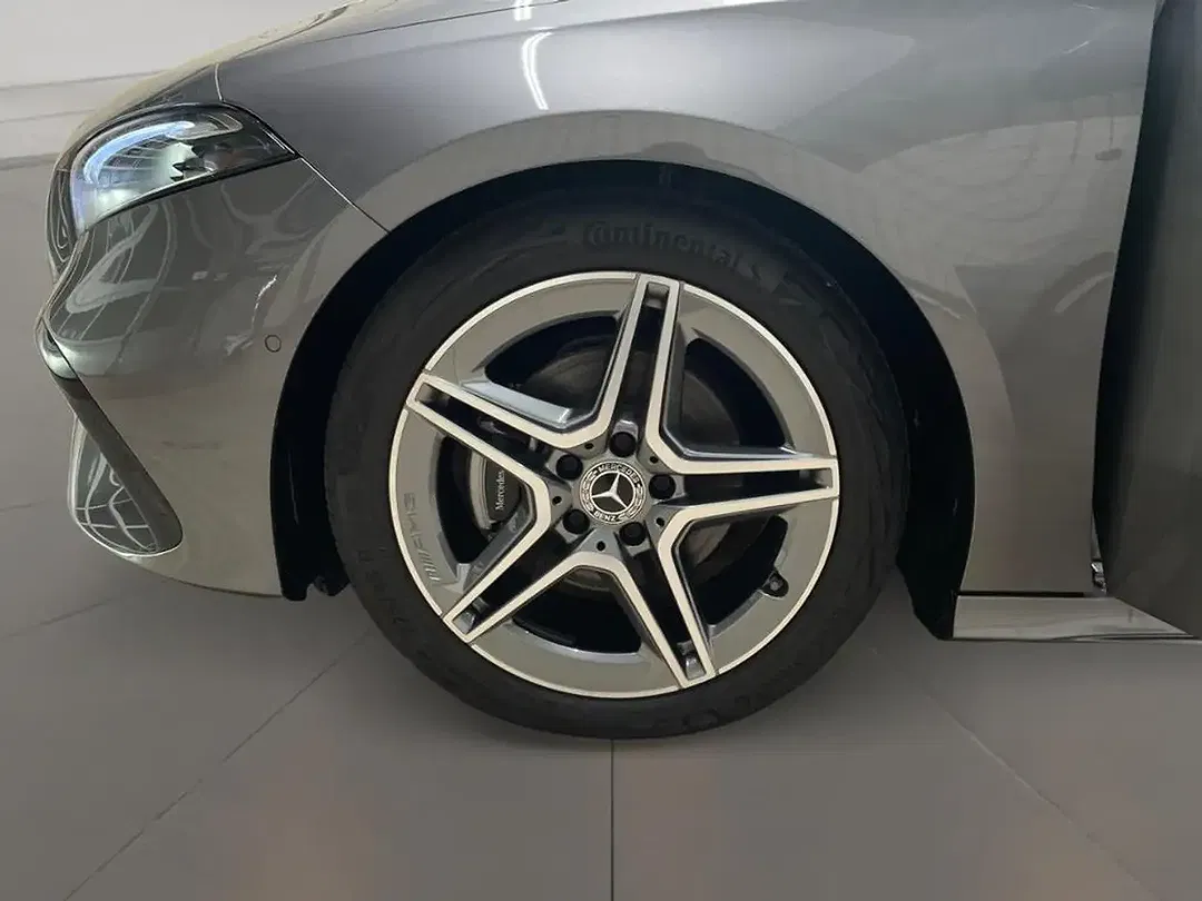Mercedes-Benz A 200 - Thumbnail 8