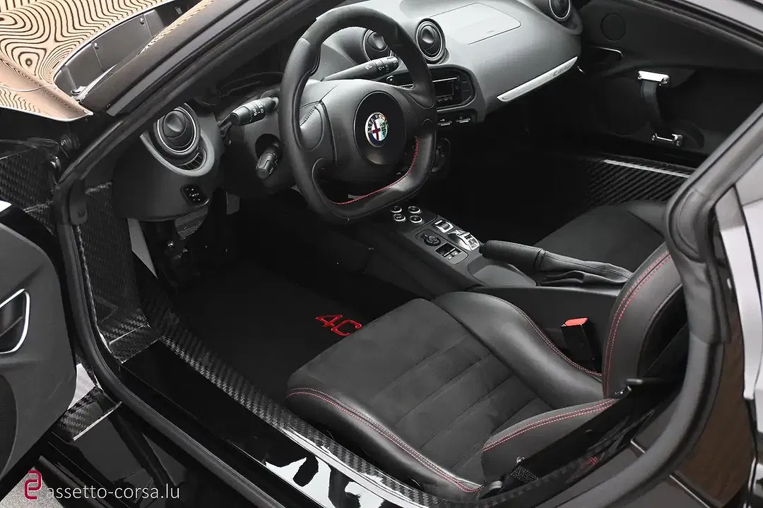 Alfa Romeo 4C - Thumbnail 11
