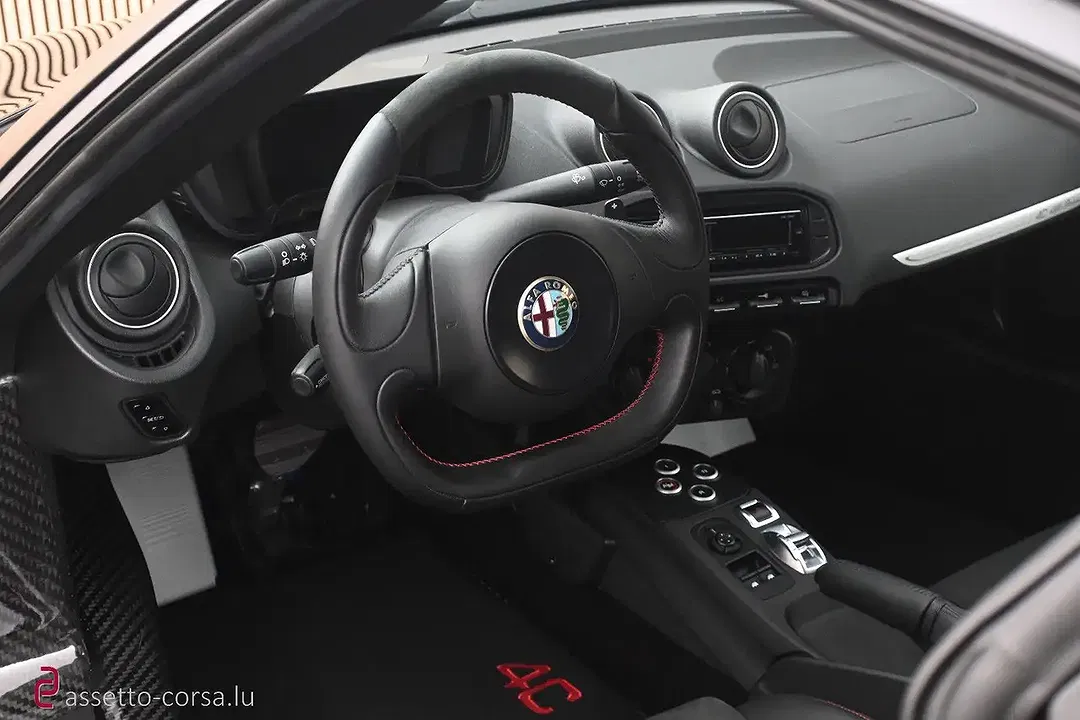 Alfa Romeo 4C - Thumbnail 12