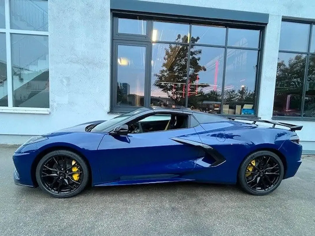 Corvette C8 - Thumbnail 3