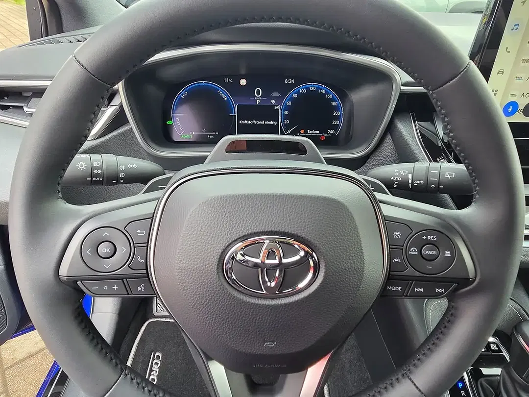 Toyota Corolla - Thumbnail 12