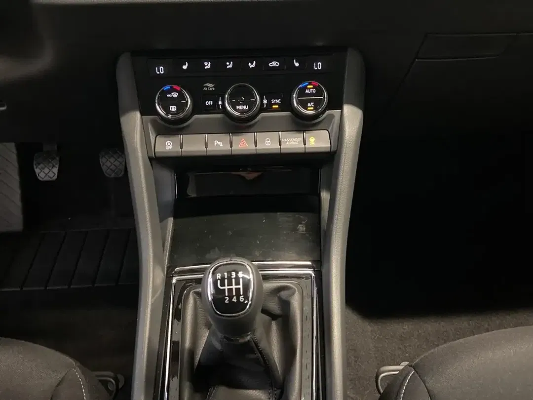 Skoda Karoq - Thumbnail 9