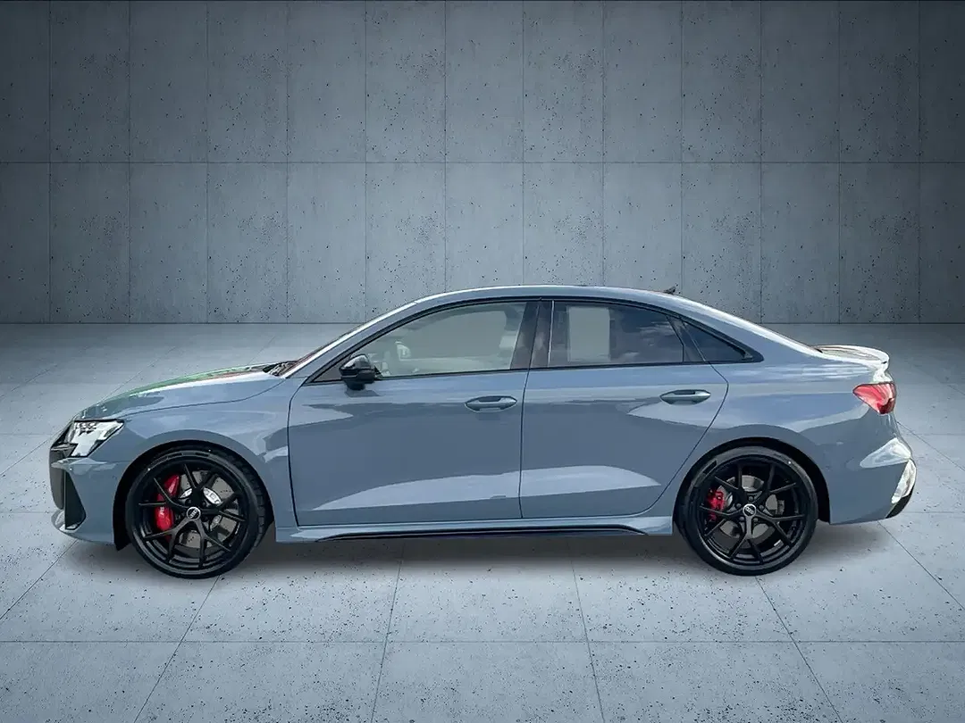 Audi RS3 - Thumbnail 3