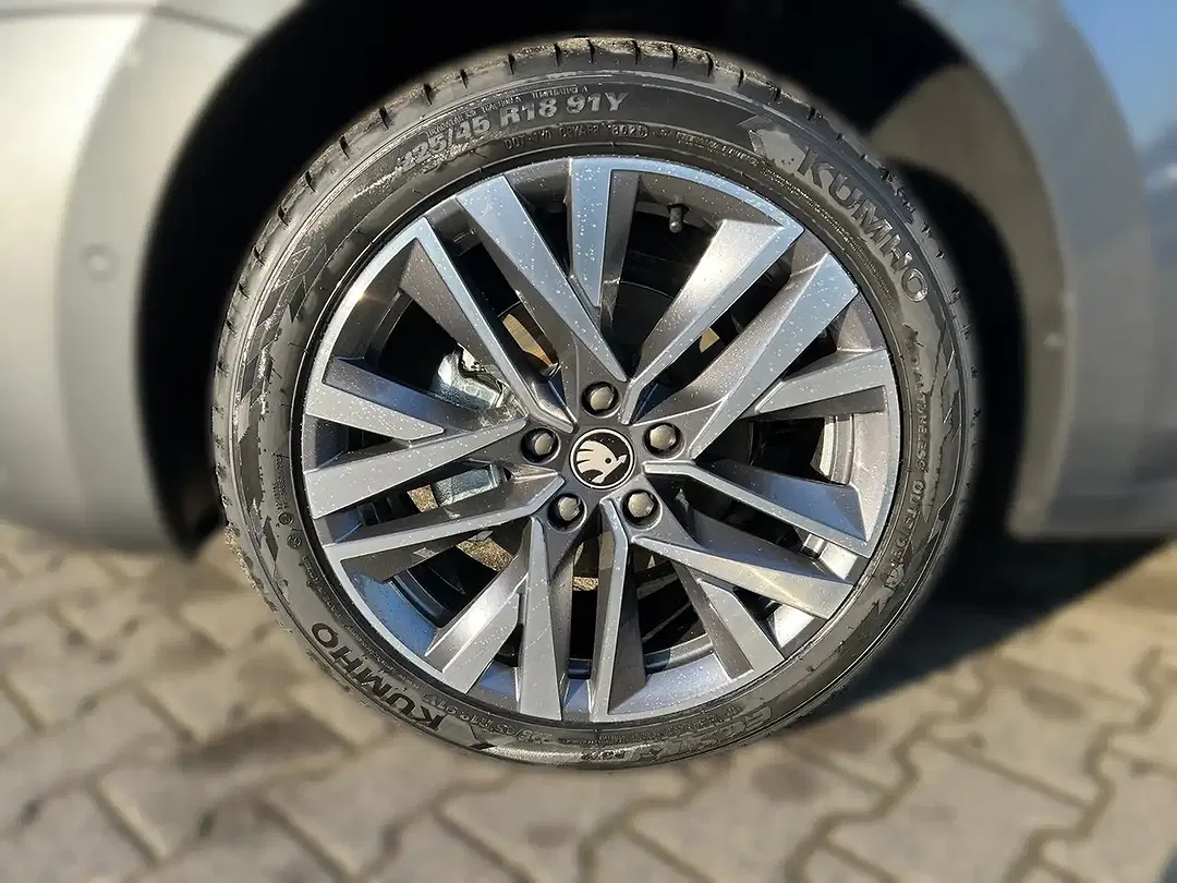 Skoda Octavia - Thumbnail 5