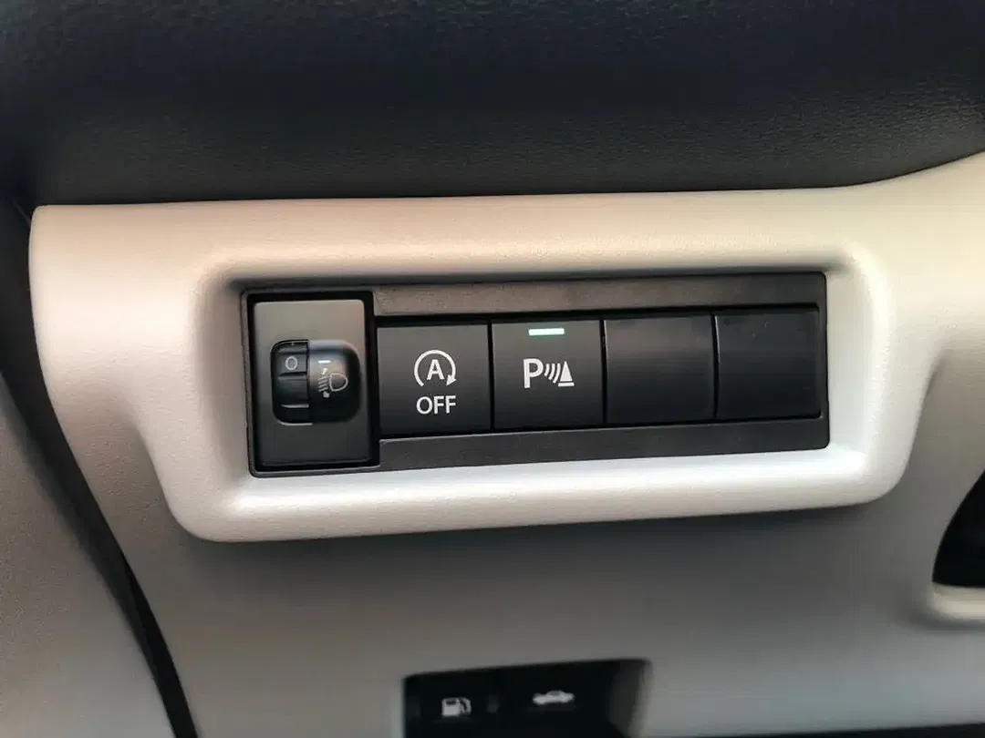 Suzuki Swift - Thumbnail 13