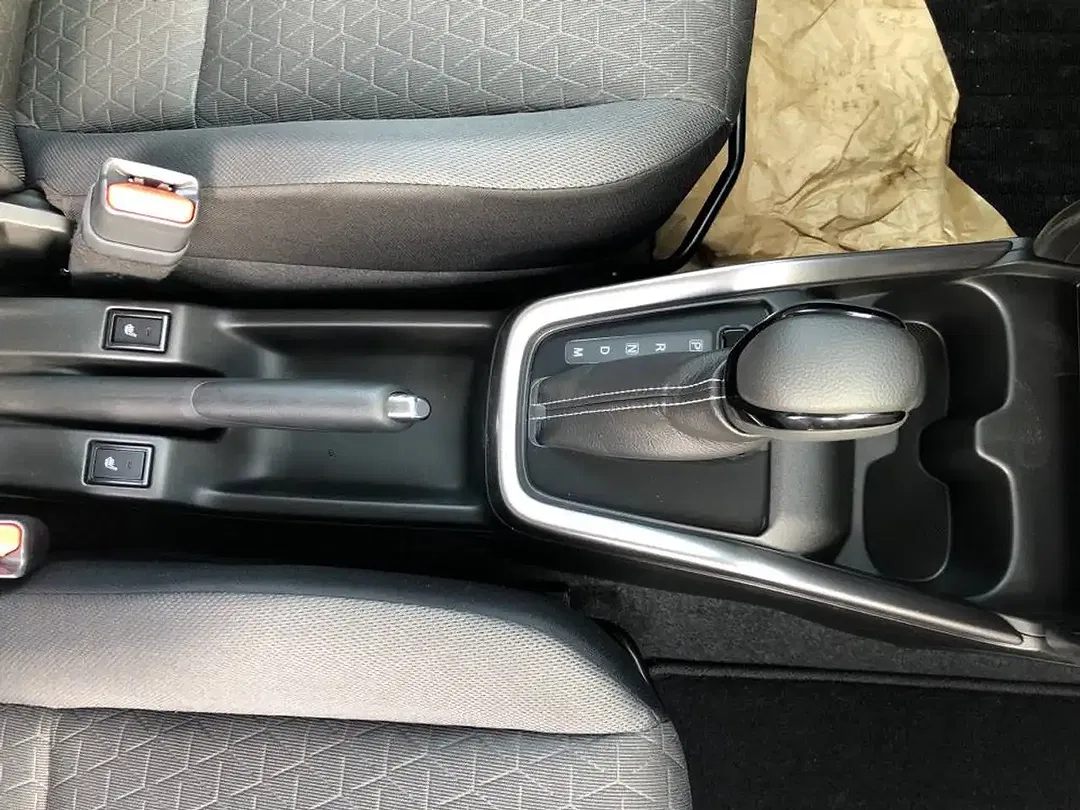Suzuki Swift - Thumbnail 14