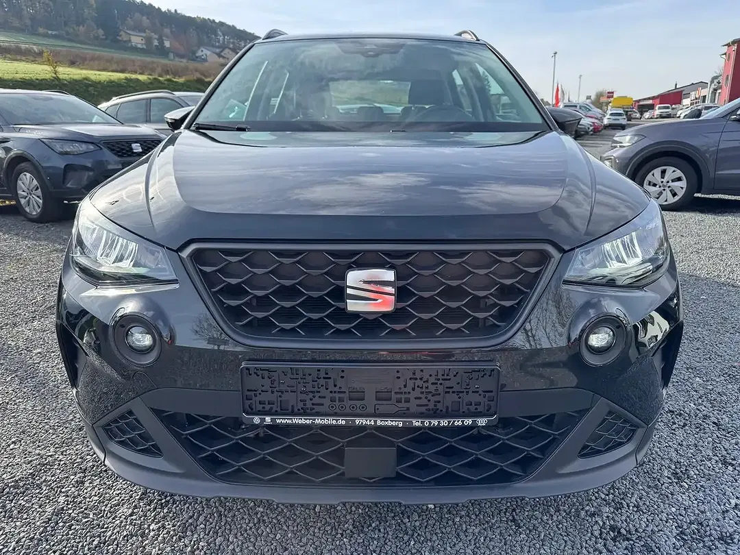 SEAT Arona - Thumbnail 2