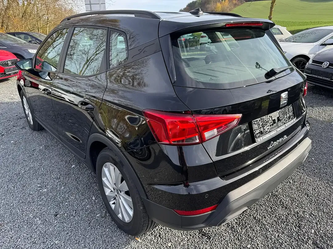 SEAT Arona - Thumbnail 4