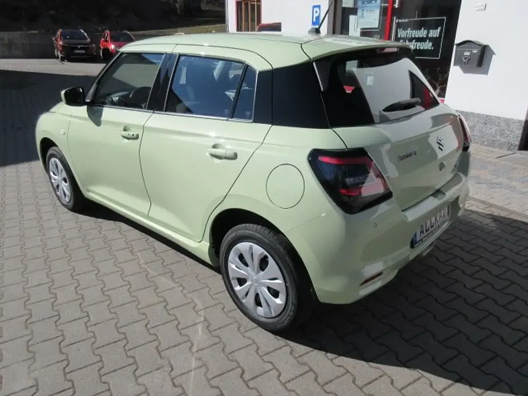 Suzuki Swift - Thumbnail 5