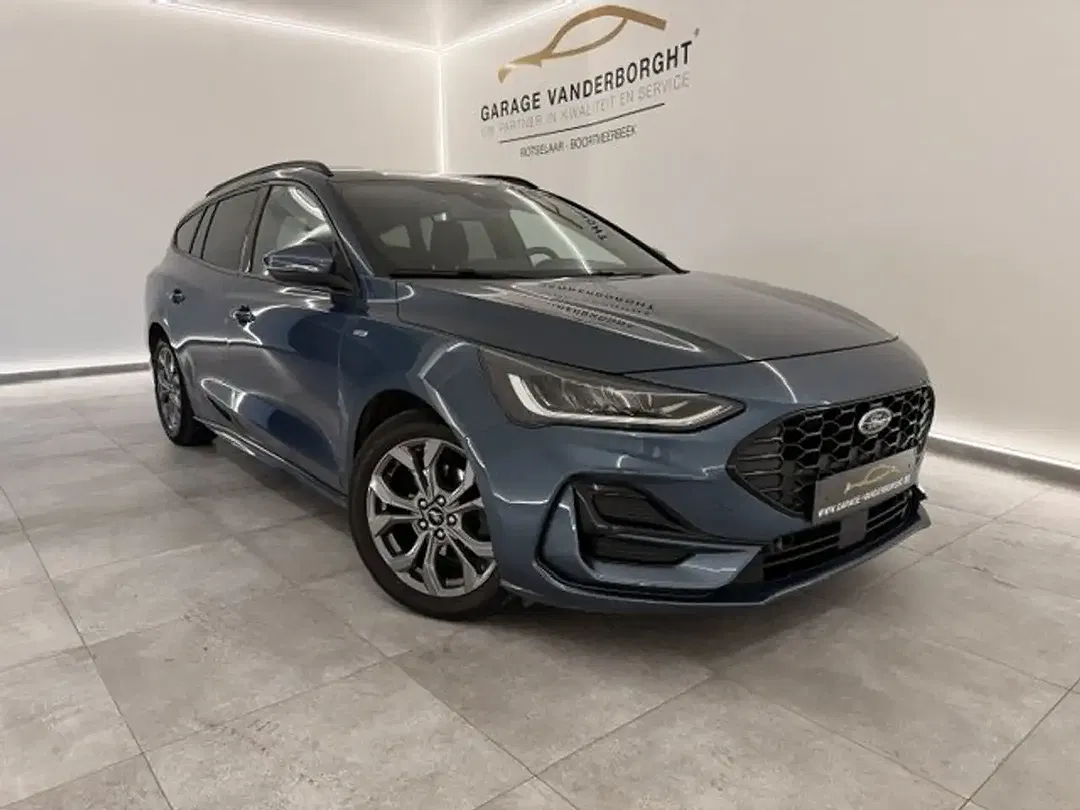 Ford Focus - Thumbnail 1