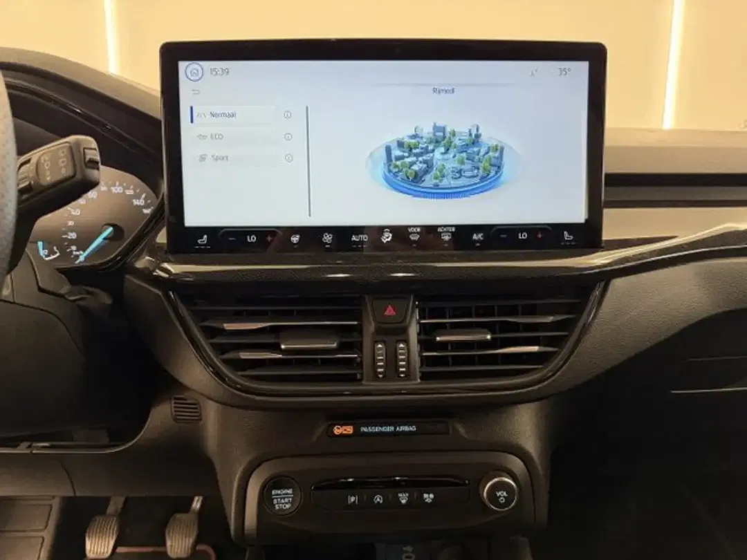 Ford Focus - Thumbnail 11