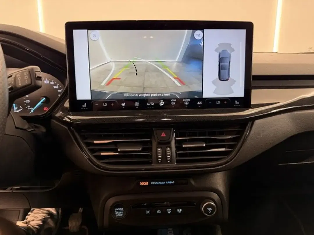 Ford Focus - Thumbnail 14