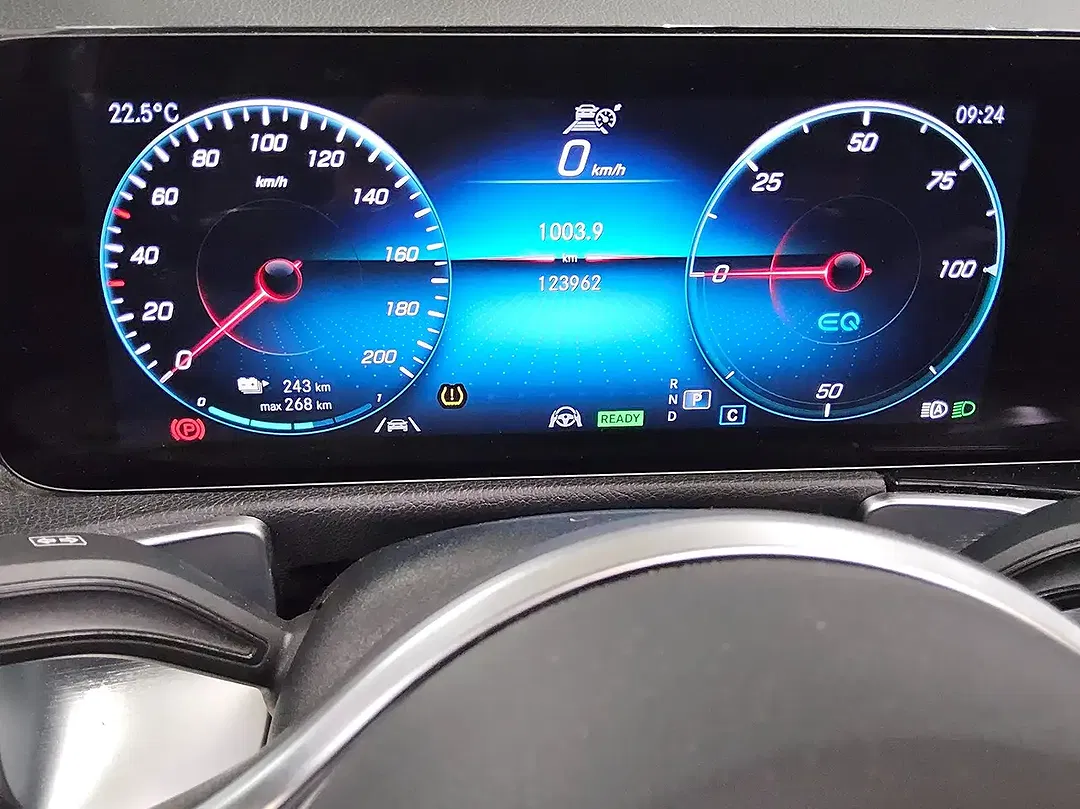 Mercedes-Benz EQB 300 - Thumbnail 7
