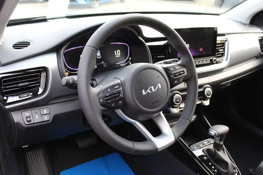 Kia Stonic - Thumbnail 11