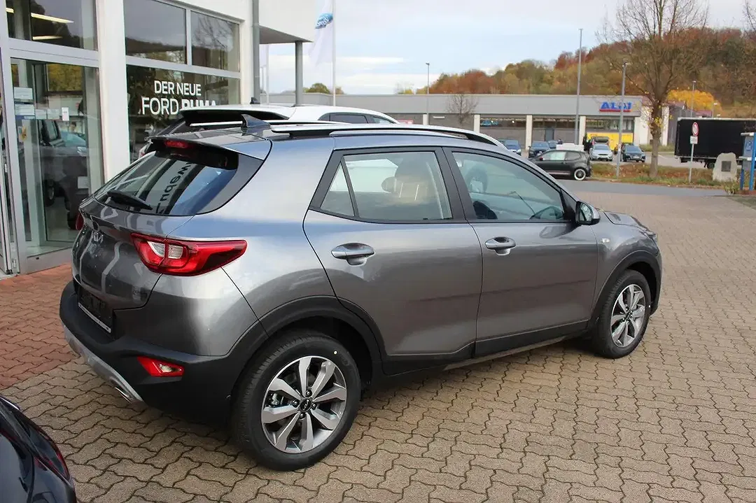 Kia Stonic - Thumbnail 3