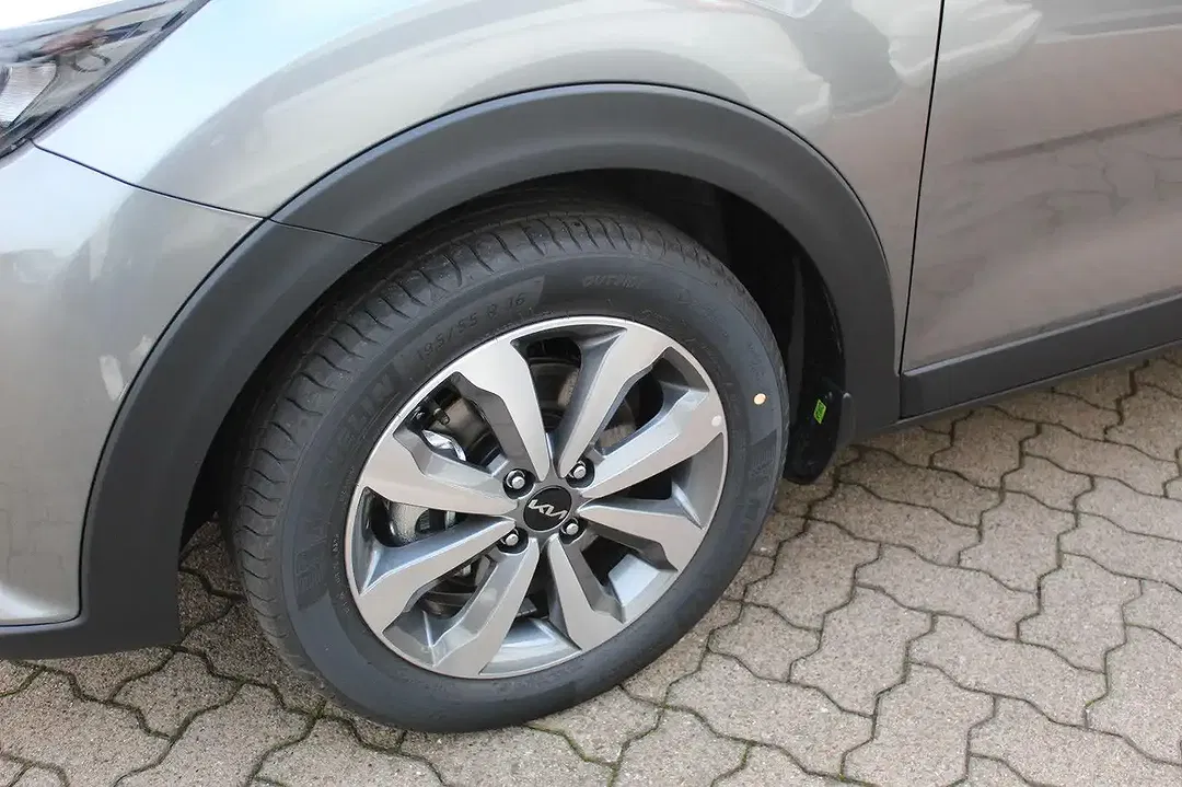 Kia Stonic - Thumbnail 6