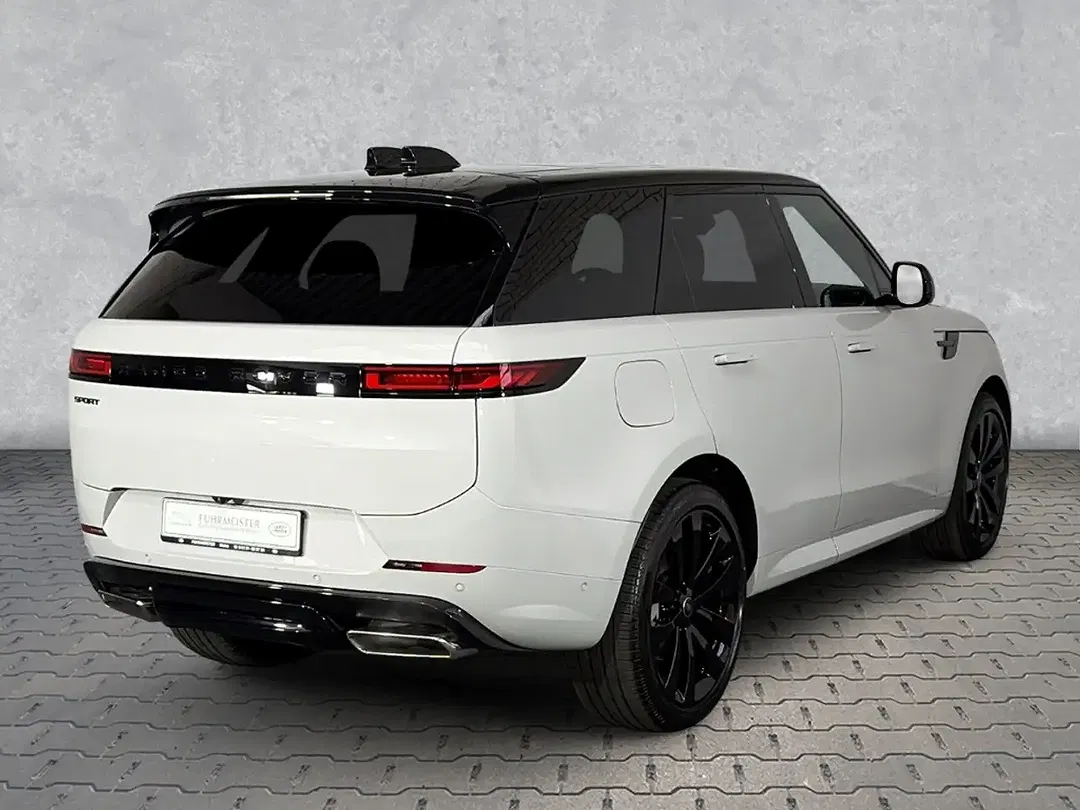 Land Rover Range Rover Sport - Thumbnail 2