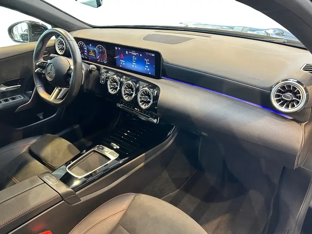 Mercedes-Benz A 200 - Thumbnail 3