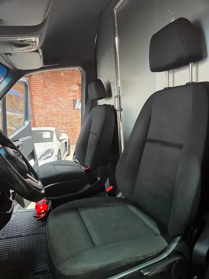 Mercedes-Benz Sprinter - Thumbnail 13