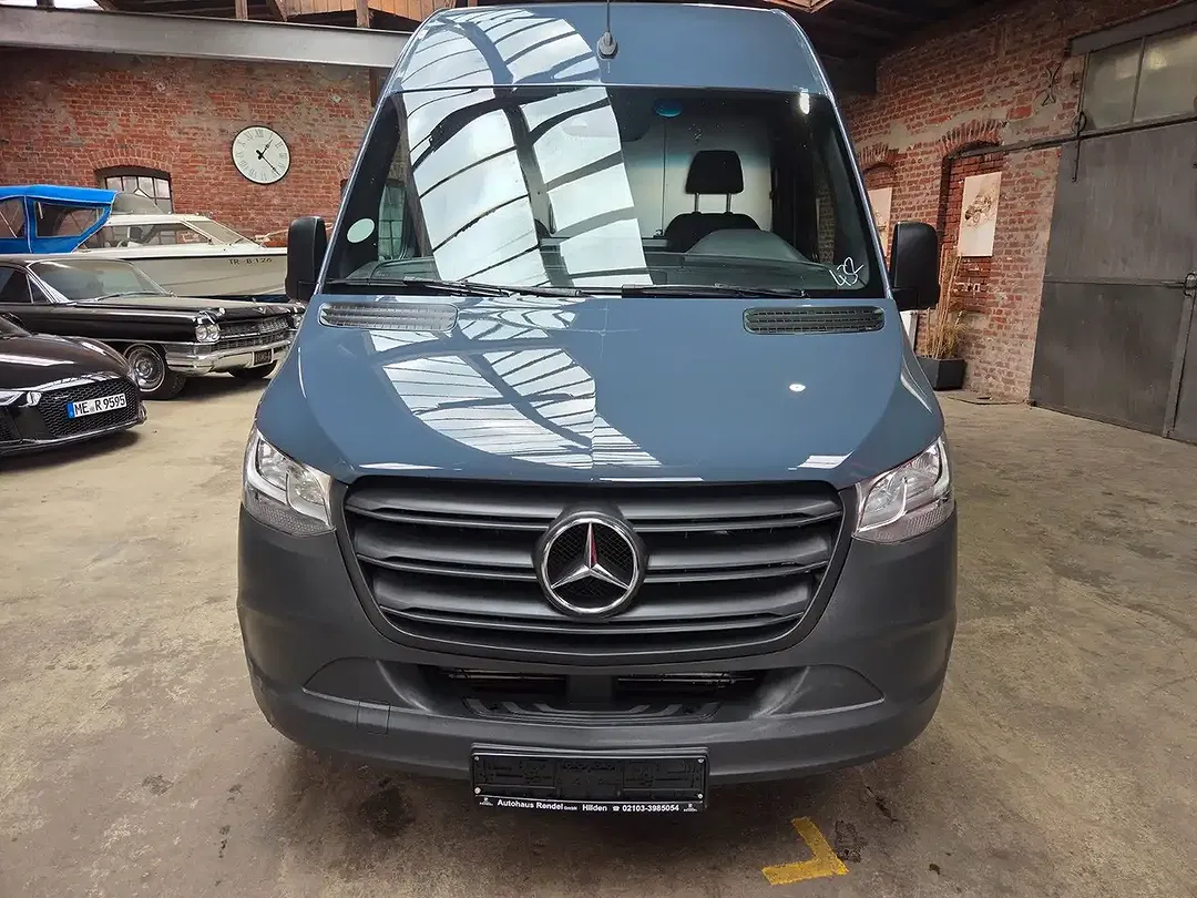 Mercedes-Benz Sprinter - Thumbnail 2
