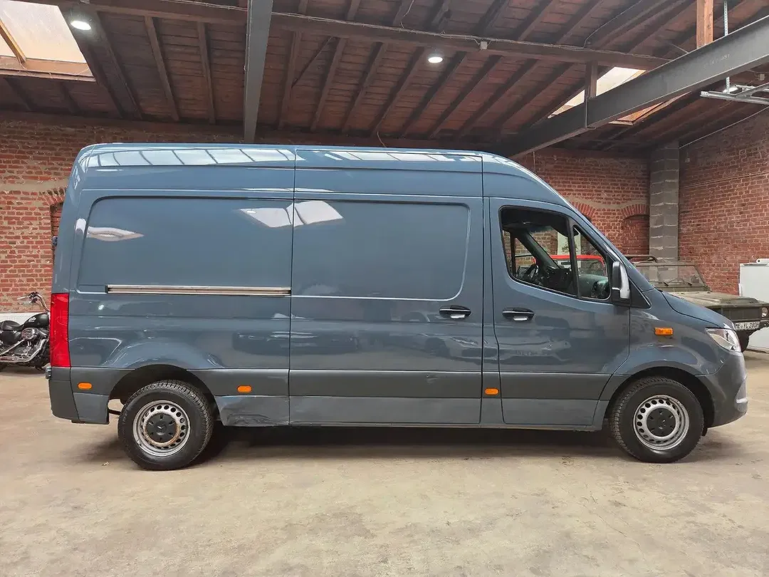 Mercedes-Benz Sprinter - Thumbnail 4