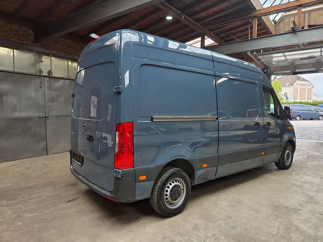 Mercedes-Benz Sprinter - Thumbnail 5
